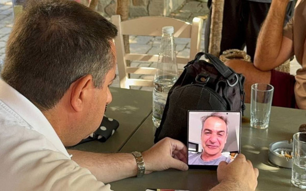 Χίος: Επικοινωνία Μητσοτάκη με τον πρόεδρο της Βολισσού για την καταστροφική πυρκαγιά