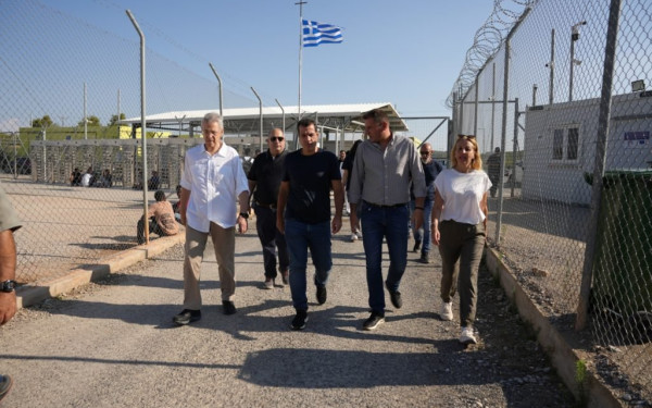 Περιοδεία στις δομές μεταναστών πραγματοποίησε σήμερα ο Θ. Πλεύρης Περιοδεία στις δομές μεταναστών πραγματοποίησε σήμερα ο Θ. Πλεύρης