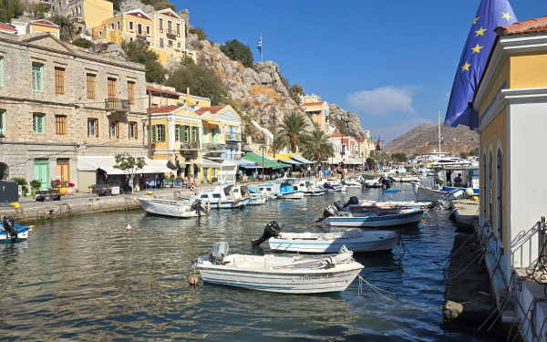 Σύλληψη πλοιάρχου στη Σύμη για υπεράριθμους επιβάτες σε τουριστικό σκάφος