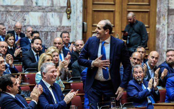 Ο πολιτικός κόσμος αποχαιρετά τον Απόστολο Βεσυρόπουλο Ο πολιτικός κόσμος αποχαιρετά τον Απόστολο Βεσυρόπουλο