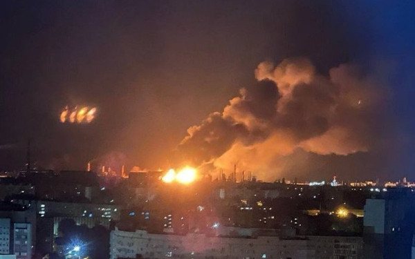 Ουκρανία: Ο στρατός λέει πως έπληξε δύο ρωσικά διυλιστήρια στη διάρκεια της νύχτας