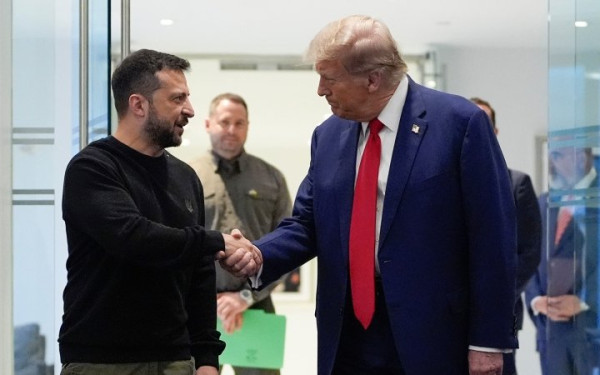 Ουκρανία: Ο Ζελένσκι επιβεβαίωσε τη συνάντηση με Τραμπ την Κυριακή στη Φλόριντα