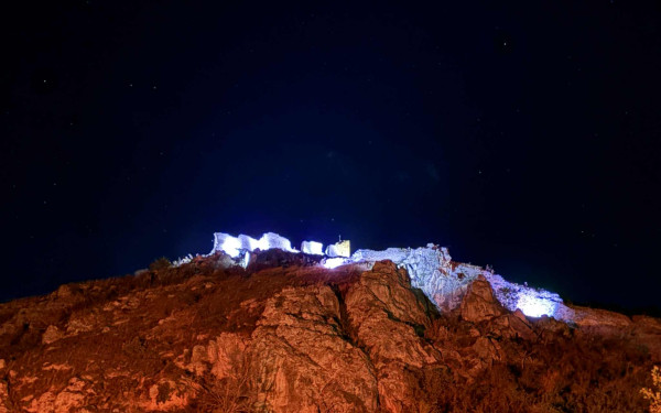 Κιλκίς: Φωτίστηκε το βυζαντινό φρούριο Γυναικοκάστρου