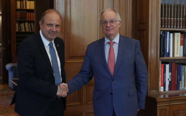 Θεσσαλονίκη: Ίσως η τελευταία τους ΔΕΘ, τα “σωστά” και τα “λάθος” του Ζέρβα, η συγκέντρωση της Καρυστιανού και η εξωστρέφεια του ΑΠΘ. Γράφει ο Σαλονικιός