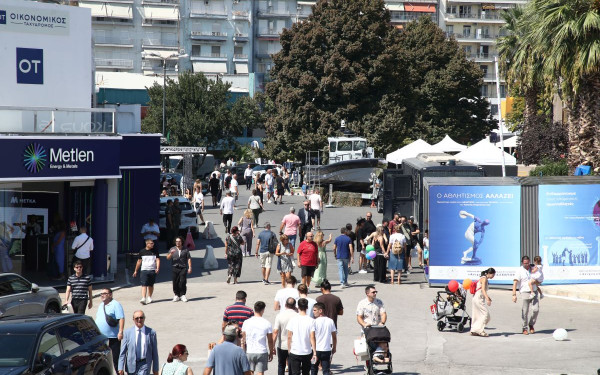Opinion Poll: Το 44,5% των Ελλήνων δηλώνει πως δεν είναι ικανοποιημένο από τα νέα μέτρα