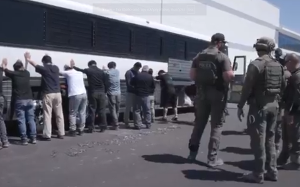 Νότια Κορέα: Eπιστρέφουν πίσω οι εργαζόμενοι που είχαν συλληφθεί στις ΗΠΑ (βίντεο)