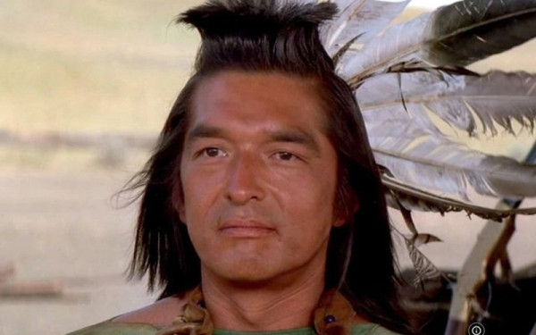 Γκράχαμ Γκριν: Πεθανε σε ηλικία 73 ετών ο «Kicking Bird» από το «Χορεύοντας με τους Λύκους»