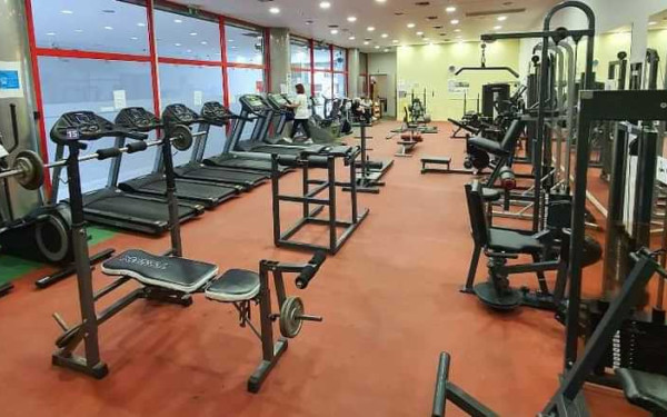 Θεσσαλονίκη - Καταγγελία για ομοφοβία: Ιδιοκτήτης γυμναστηρίου έκανε παρατήρηση σε άνδρα που φορούσε crop top