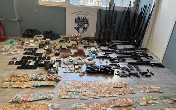 Μαφία της Κρήτης: Στους 49 οι συλληφθέντες - Κατασχέθηκαν όπλα, ναρκωτικά και μετρητά