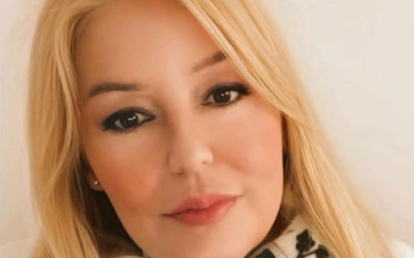 Θλίψη για τον αδόκητο θάνατο της κόρης του πρώην βουλευτή Κώστα Ζαχαράκη, Κατερίνας, σε ηλικία 53 ετών