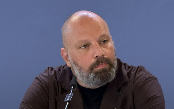 Γ. Λάνθιμος Με καρφίτσα για την Παλαιστίνη στην Βενετία