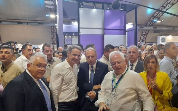 Πιλοτική εισαγωγή της Τεχνητής Νοημοσύνης στο ΑΠΘ ανακοίνωσε ο Πρωθυπουργός στο Περίπτερο του Αριστοτελείου στη ΔΕΘ Πιλοτική εισαγωγή της Τεχνητής Νοημοσύνης στο ΑΠΘ ανακοίνωσε ο Πρωθυπουργός στο Περίπτερο του Αριστοτελείου στη ΔΕΘ