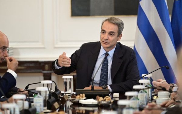 Μητσοτάκης από Υπουργικό: Θεμέλιο της κοινωνικής πολιτικής είναι η οικονομία - Μεταρρυθμίσεις στην Παιδεία, απλούστευση γραφειοκρατίας και νέα πρότυπα σχολεία για τη νέα χρονιά Μητσοτάκης από Υπουργικό: Θεμέλιο της κοινωνικής πολιτικής είναι η οικονομία - Μεταρρυθμίσεις στην Παιδεία, απλούστευση γραφειοκρατίας και νέα πρότυπα σχολεία για τη νέα χρονιά