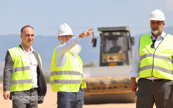 ΠΑΟΚ: Ο Ιβάν Σαββίδης επιθεώρησε τις εργασίες στο προπονητικό της Θέρμης ΠΑΟΚ: Ο Ιβάν Σαββίδης επιθεώρησε τις εργασίες στο προπονητικό της Θέρμης