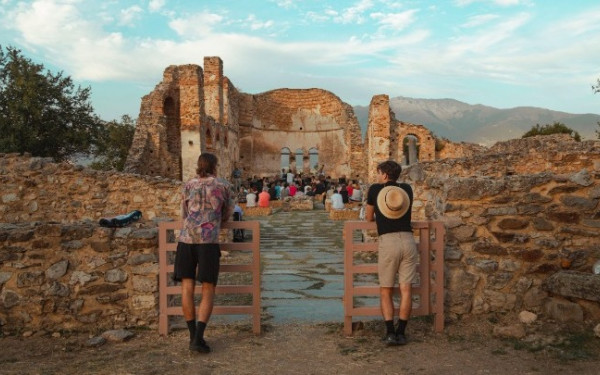 Ανοίγει η αυλαία στο πρώτο Διεθνές Φεστιβάλ Μουσικής TRIETHNÉS στις Πρέσπες Ανοίγει η αυλαία στο πρώτο Διεθνές Φεστιβάλ Μουσικής TRIETHNÉS στις Πρέσπες