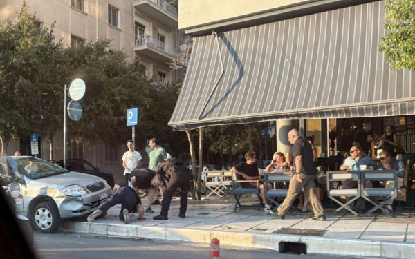 Θεσσαλονίκη: Τροχαίο ατύχημα στη Λεωφόρο Νίκης (φωτ.)