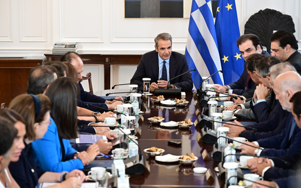 Συνεδριάζει στις 12:00 το υπουργικό συμβούλιο - Στο επίκεντρο ο «νέος» ΟΠΕΚΕΠΕ, η γραφειοκρατία και ο απολογισμός της αντιπυρικής περιόδου Συνεδριάζει στις 12:00 το υπουργικό συμβούλιο - Στο επίκεντρο ο «νέος» ΟΠΕΚΕΠΕ, η γραφειοκρατία και ο απολογισμός της αντιπυρικής περιόδου