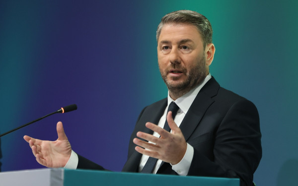 Ο Ανδρουλάκης κρατά "ζεστό" τον κομματικό μηχανισμό