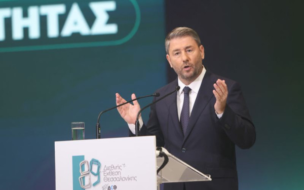 Με αφήγημα το «νέο ήθος» μπαίνει στη μάχη με Μητσοτάκη και Τσίπρα ο Ανδρουλάκης Με αφήγημα το «νέο ήθος» μπαίνει στη μάχη με Μητσοτάκη και Τσίπρα ο Ανδρουλάκης