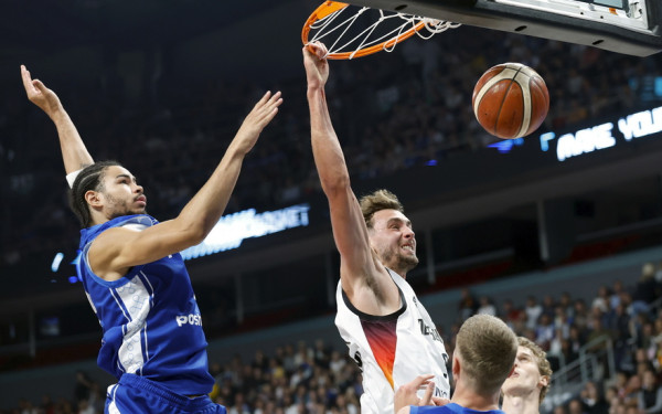 Ευρωμπάσκετ: Στον τελικό η καταιγιστική Γερμανία (βίντεο)