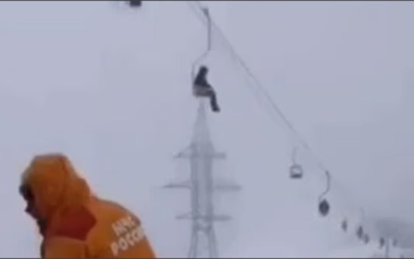 Ρωσία: Έσπασε καλώδιο τελεφερίκ και τουρίστες έπεσαν πάνω σε βράχους - Τρεις νεκροί και εννέα τραυματίες (βίντεο)