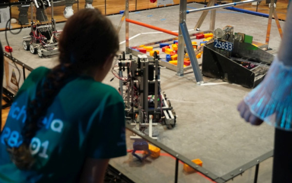 Η νέα σεζόν του FIRST® Tech Challenge ξεκινά τον Σεπτέμβριο - Ρομποτικά όνειρα με πυξίδα το Χιούστον