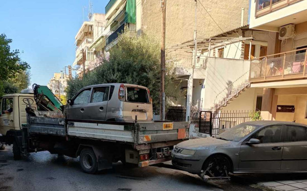 Καλαμαριά: Νέα δράση απομάκρυνσης εγκαταλελειμμένων οχημάτων