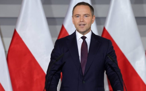 Πολωνία: Ο πρόεδρος Ναβρότσκι θα συγκαλέσει συμβούλιο ασφαλείας εντός 48 ωρών