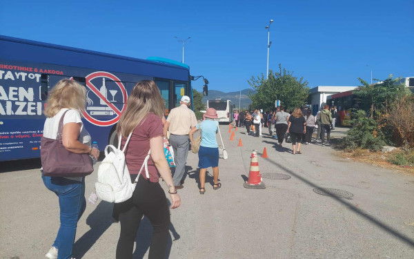 Θεσσαλονίκη: Προσωρινή μεταφορά Ανατολικού Σταθμού ΙΚΕΑ  - Ταλαιπωρία για χιλιάδες επιβάτες (βίντεο) Θεσσαλονίκη: Προσωρινή μεταφορά Ανατολικού Σταθμού ΙΚΕΑ  - Ταλαιπωρία για χιλιάδες επιβάτες (βίντεο)