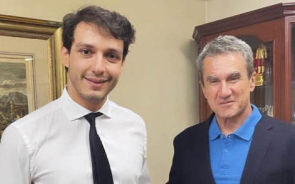 Ο Μητσοτάκης, τα χαιρετίσματα στους παράγοντες του Κολωνακίου και το θεσσαλονικιώτικο μπρα ντε φερ για τη ΔΕΘ. Γράφει ο Μποξέρ*