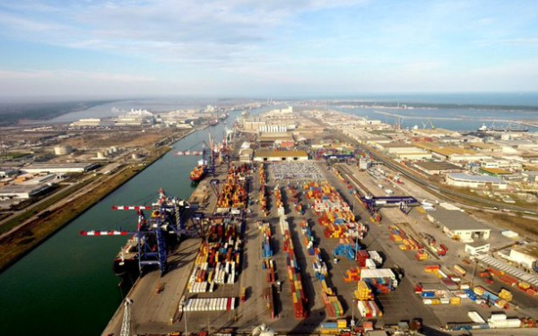 Ιταλία: «Mπλόκο» εργαζομένων στο λιμάνι της Ραβένα σε κοντέινερ με πυρομαχικά με προορισμό το Ισραήλ