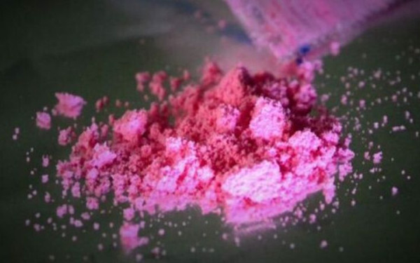 Από τα likes στα... γραμμάρια: Influencer μπλεγμένη σε υπόθεση ροζ κοκαΐνης στη Ρόδο Από τα likes στα... γραμμάρια: Influencer μπλεγμένη σε υπόθεση ροζ κοκαΐνης στη Ρόδο