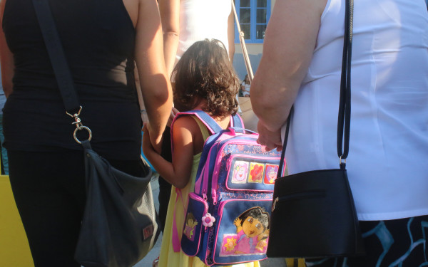 Θεσσαλονίκη: Γονείς διαμαρτύρονται για την συγχώνευση δύο δημοτικών της Νεάπολης - «Θυσιάζουν τα παιδιά μας για αριθμούς»