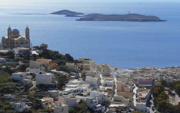 Σύρος: Η «βασίλισσα των Κυκλάδων με την απαράμιλλη γοητεία» εντυπωσιάζει τους Ισπανούς