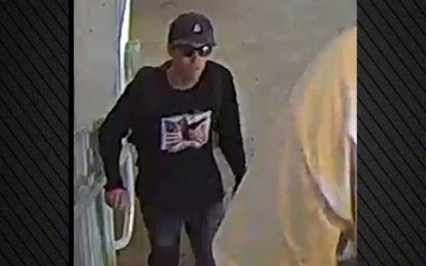 FBI: Στη δημοσιότητα η φωτογραφία του υπόπτου για τη δολοφονία του Τσάρλι Κερκ