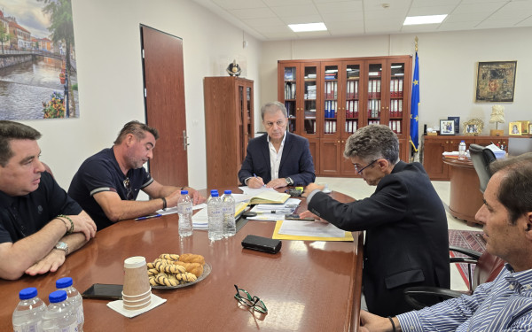 Φλώρινα: Υπογράφηκε η σύμβαση για τη διαμόρφωση κι αναβάθμιση του μεθοριακού σταθμού Κρυσταλλοπηγής