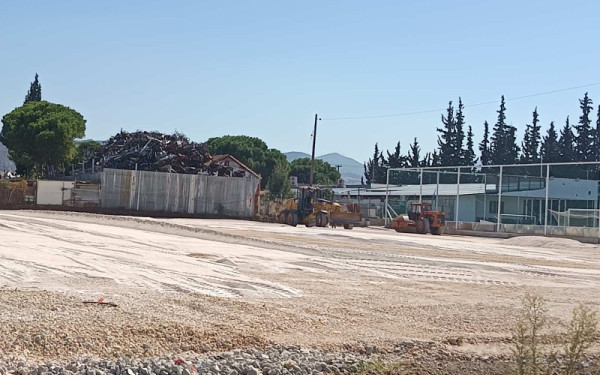 Θεσσαλονίκη: Έστρωσε ρέμα με χαλίκι για να φτιάξει... γήπεδο - Σύλληψη 38χρονου στον Εύοσμο