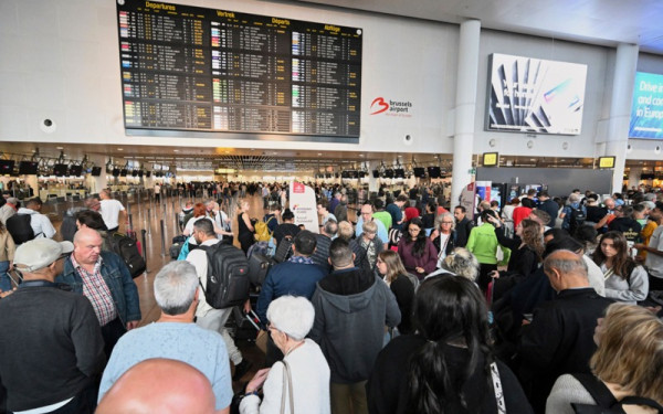 Ψηφιακό χάος στα αεροδρόμια της Ευρώπης: Χτύπησαν τα check-in οι χάκερς