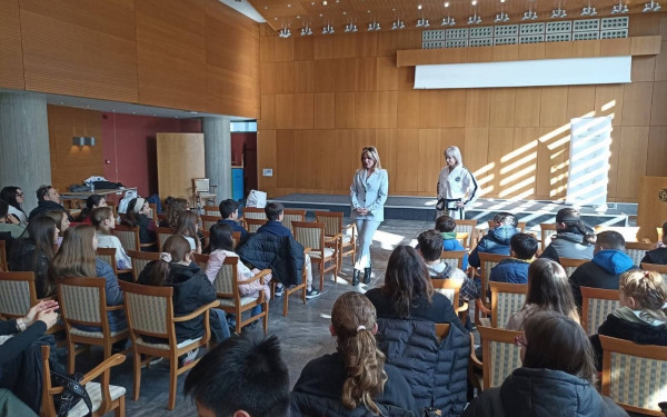 Έφη Θεοδωράκη: Ίσες ευκαιρίες στους μαθητές με δωρεάν φροντιστήρια