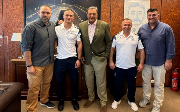 Πάλη: Η ΕΟΕ βράβευσε τον Γιώργο Κουγιουμτσίδη - Επιβράβευση από τον Βαγγέλη Μαρινάκη