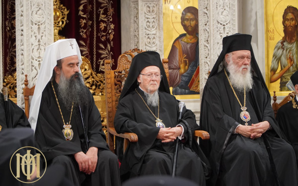 Στο Φανάρι ο Πατριάρχης Βουλγαρίας κ.κ. Δανιήλ σε μια ιστορική επίσκεψη - Συνάντηση και συλλείτουργο με τον Οικουμενικό Πατριάρχη κ.κ. Βαρθολομαίο