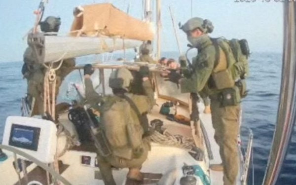 Γάζα: Το ρεσάλτο των Ισραηλινών στο ελληνικό πλοίο «Οξυγόνο» – Στενή παρακολούθηση από το ΥΠΕΞ (βίντεο)