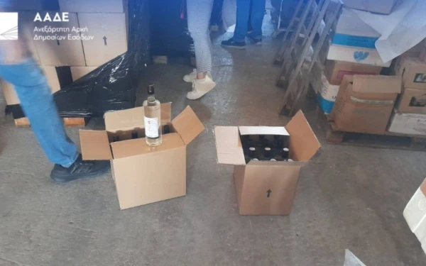 Nέα «χτυπήματα» της ΑΑΔΕ: Αποκαλύφθηκαν τεράστιες ποσότητες λαθραίων ποτών και παράνομων αποστακτικών μηχανών (βίντεο)