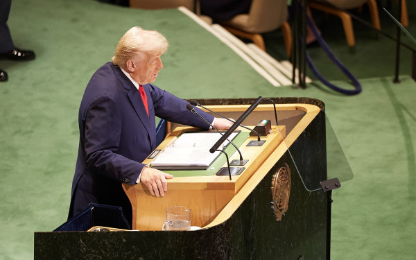 Τραμπ προς ΝΑΤΟ: Να καταρρίπτετε ρωσικά αεροσκάφη που παραβιάζουν τον εναέριο χώρο σας