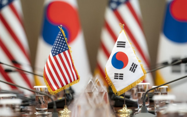 Σε διάλογο ΗΠΑ – Νότια Κορέα για τα προβλήματα στις βίζες των κορεατικών εταιρειών