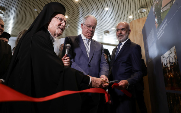 Θεσσαλονίκη: Πατριάρχης Βαρθολομαίος και Τασούλας εγκαινίασαν φωτογραφική έκθεση