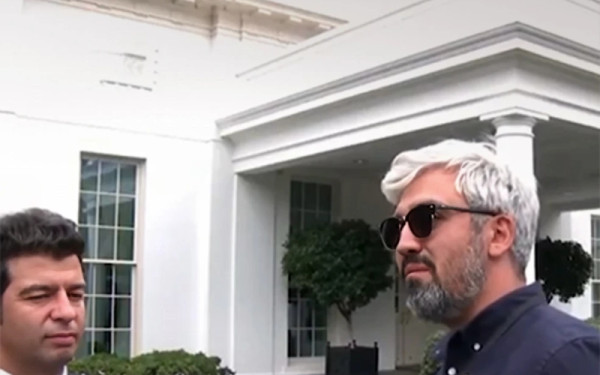 Αμηχανία έξω από τον Λευκό Οίκο: Τούρκος δημοσιογράφος «καρφώνει» άθελά του τον Ερντογάν - «Δεν πήραμε τίποτα από τον Τραμπ» (βίντεο)