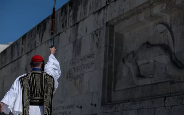 Βουλή: Στην Ολομέλεια η τροπολογία για τον Άγνωστο Στρατιώτη - Παρέμβαση Μητσοτάκη