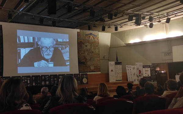 Καφές στις 10:15, απογευματινό τάβλι, βραδινές συζητήσεις - Οι «ιεροτελεστείες» του Μανόλη Ανδρόνικου στην ανασκαφή της Βεργίνας