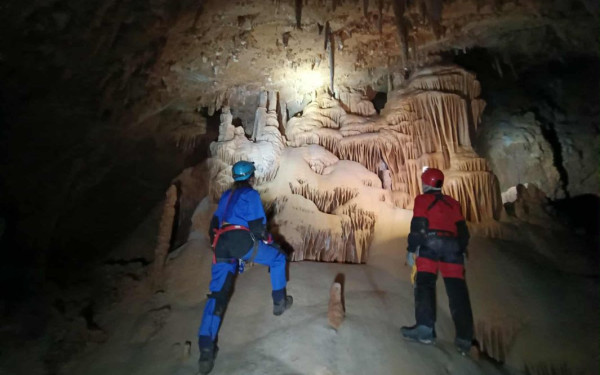 Αμοργός: Αποκαλύφθηκαν και χαρτογραφήθηκαν 4 άγνωστα σπήλαια